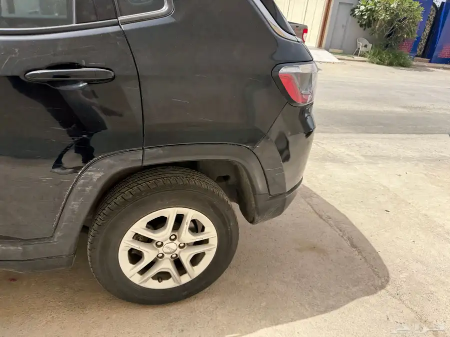 جيب كومبارس 2018 اسود 4x4 3