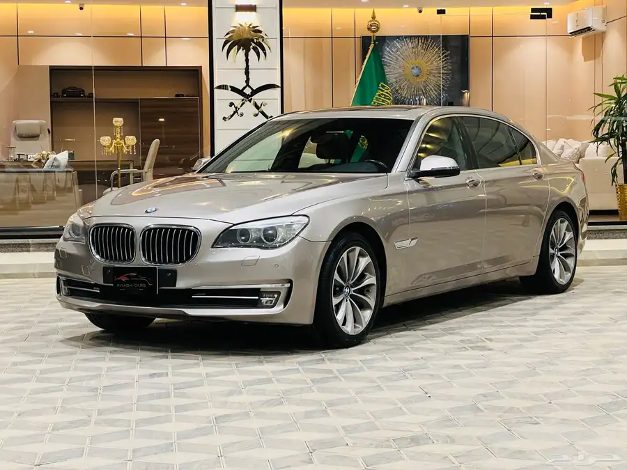 بى ام دبليو 2015 730Li V6 بحاله ممتازه 2
