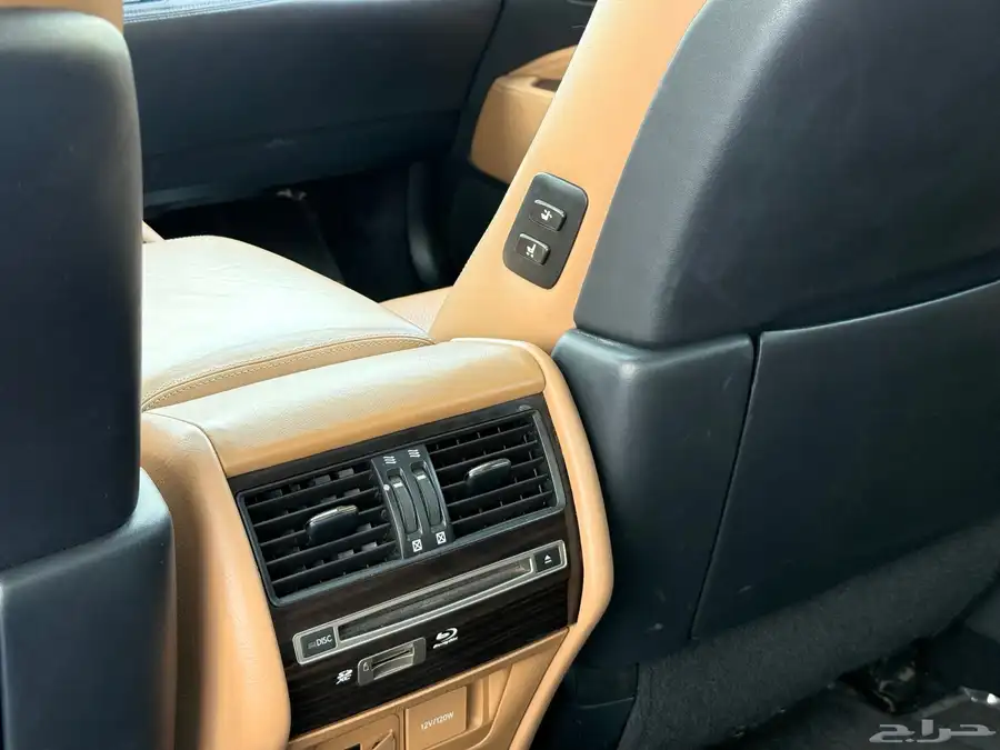 لكزس LS460 موديل 2013 33