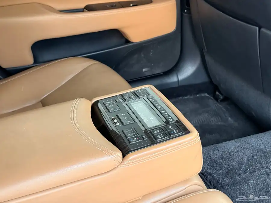 لكزس LS460 موديل 2013 41