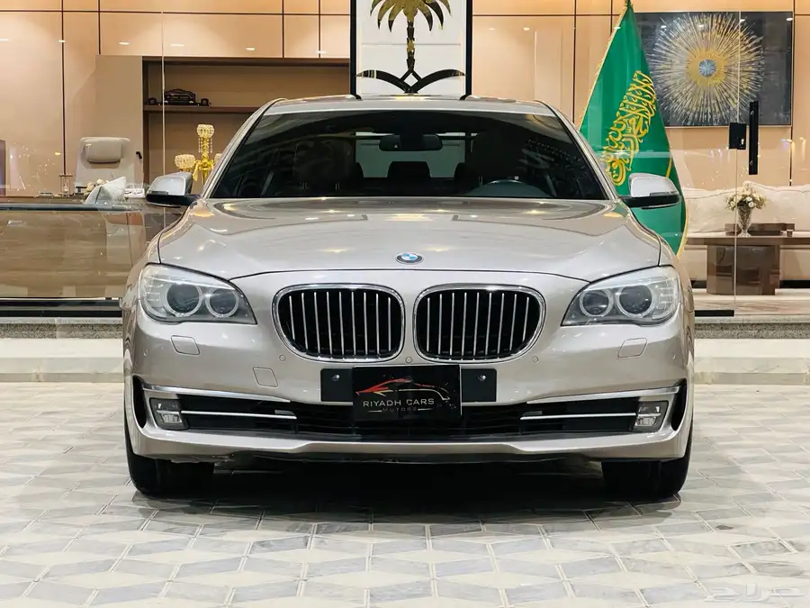 بى ام دبليو 2015 730Li V6 بحاله ممتازه 1
