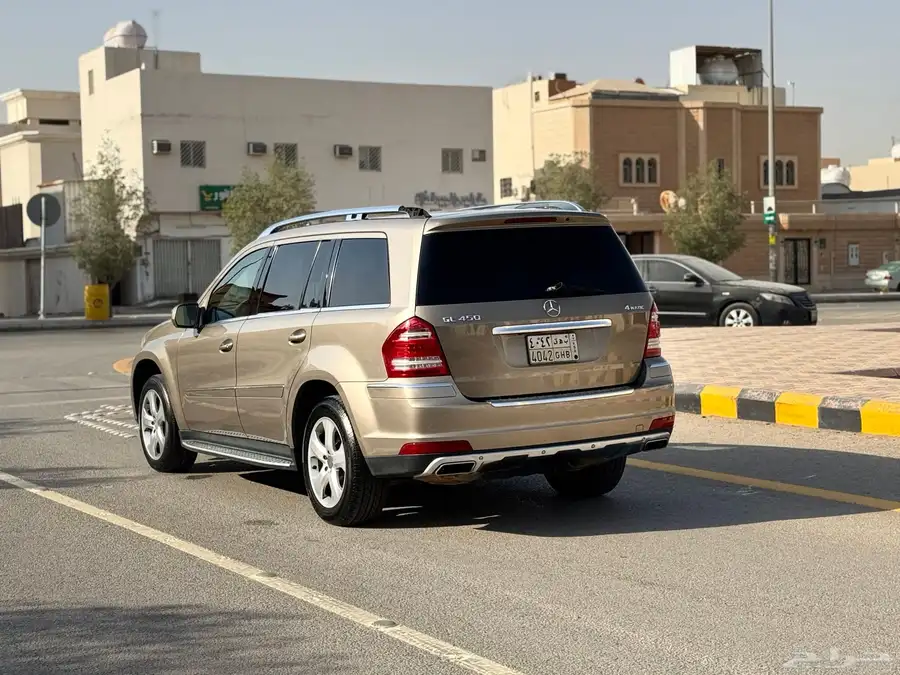 مرسيدس جيب GL450 class فل كامل بحالة الوكالة للبيع بسعر مغر 48