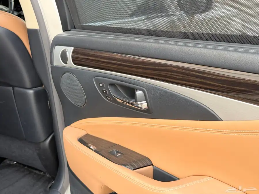 لكزس LS460 موديل 2013 40
