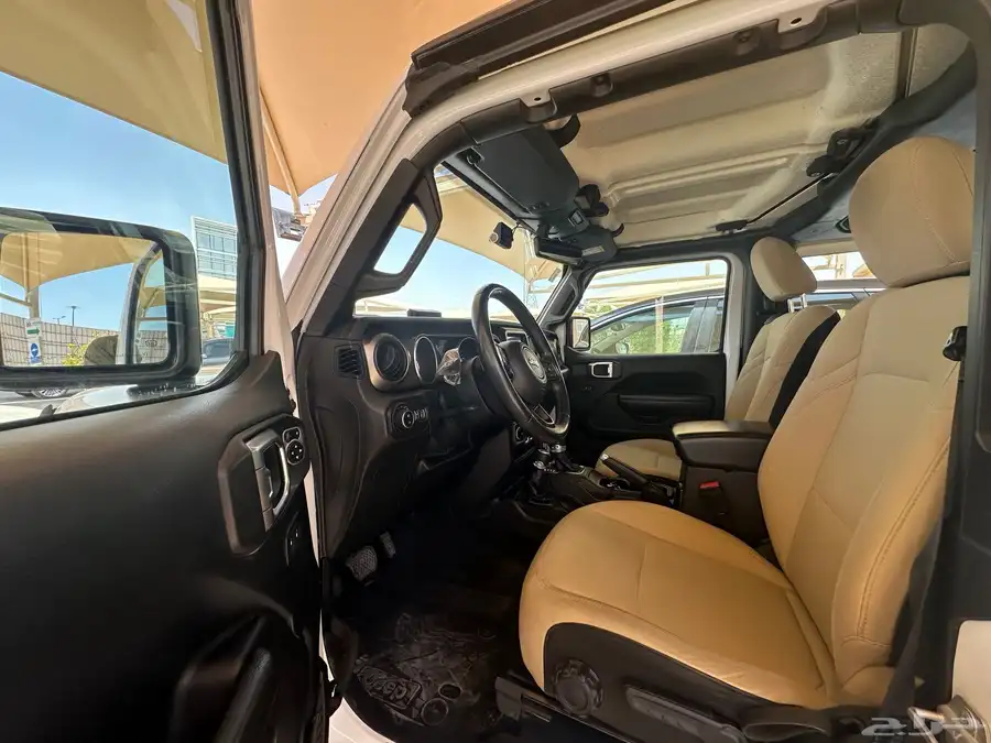 Jeep Wrangler 3.6  3 Door clean 2018 model for sale 9