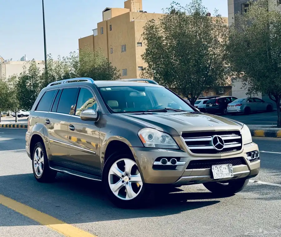مرسيدس جيب GL450 class فل كامل بحالة الوكالة للبيع بسعر مغر 51