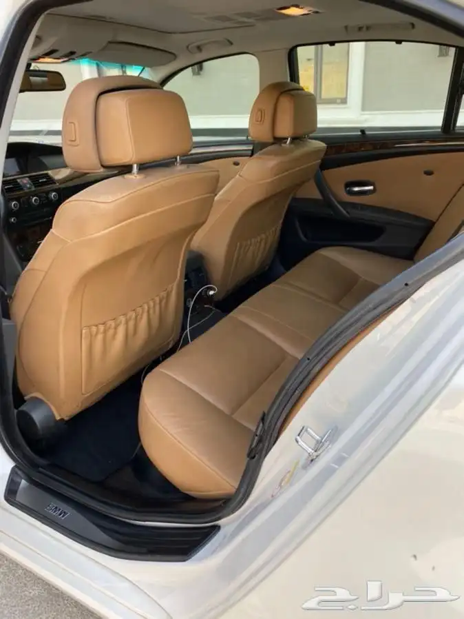 سيارة BMW 525i موديل 2009 للبيع 11