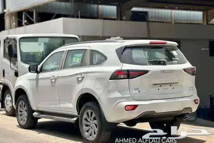 ايسوزو ام يو اكس 2024 فل كامل 4 4 1