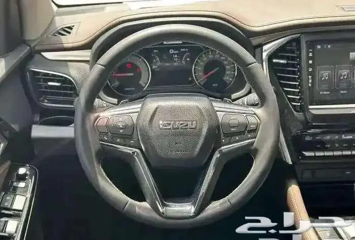ايسوزو ام يو اكس 2024 فل كامل 4 4 4