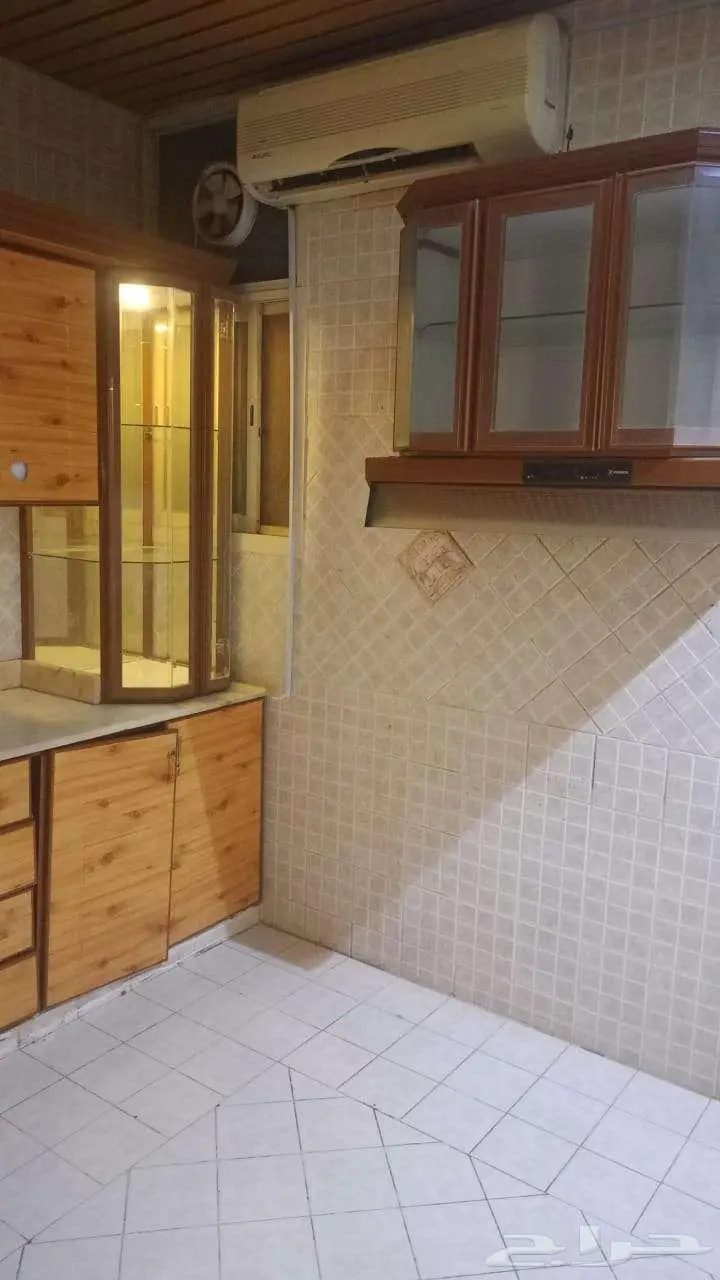 للإيجار دور أرضي على شارعين في محافظة الرس بحي الجوزات 14