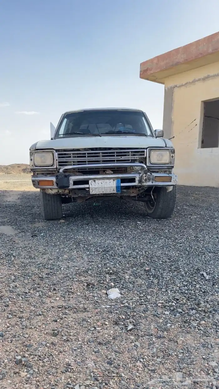هايلكس 1982 بلد 4