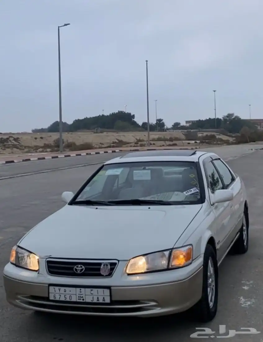 للبيع كامري 1999 محول من قدام 2000 السعر 22 1
