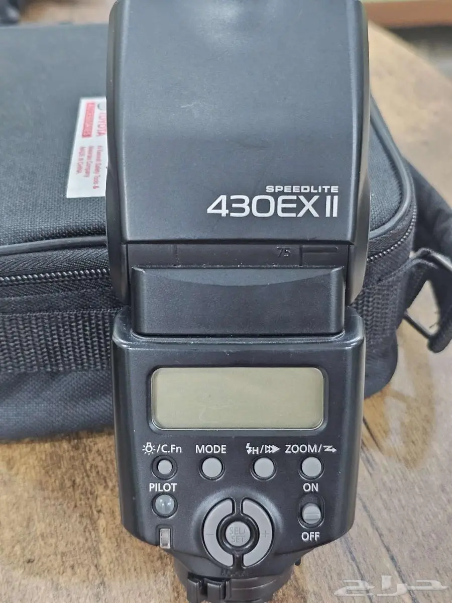 كانون D700 عدسات فلاش 7