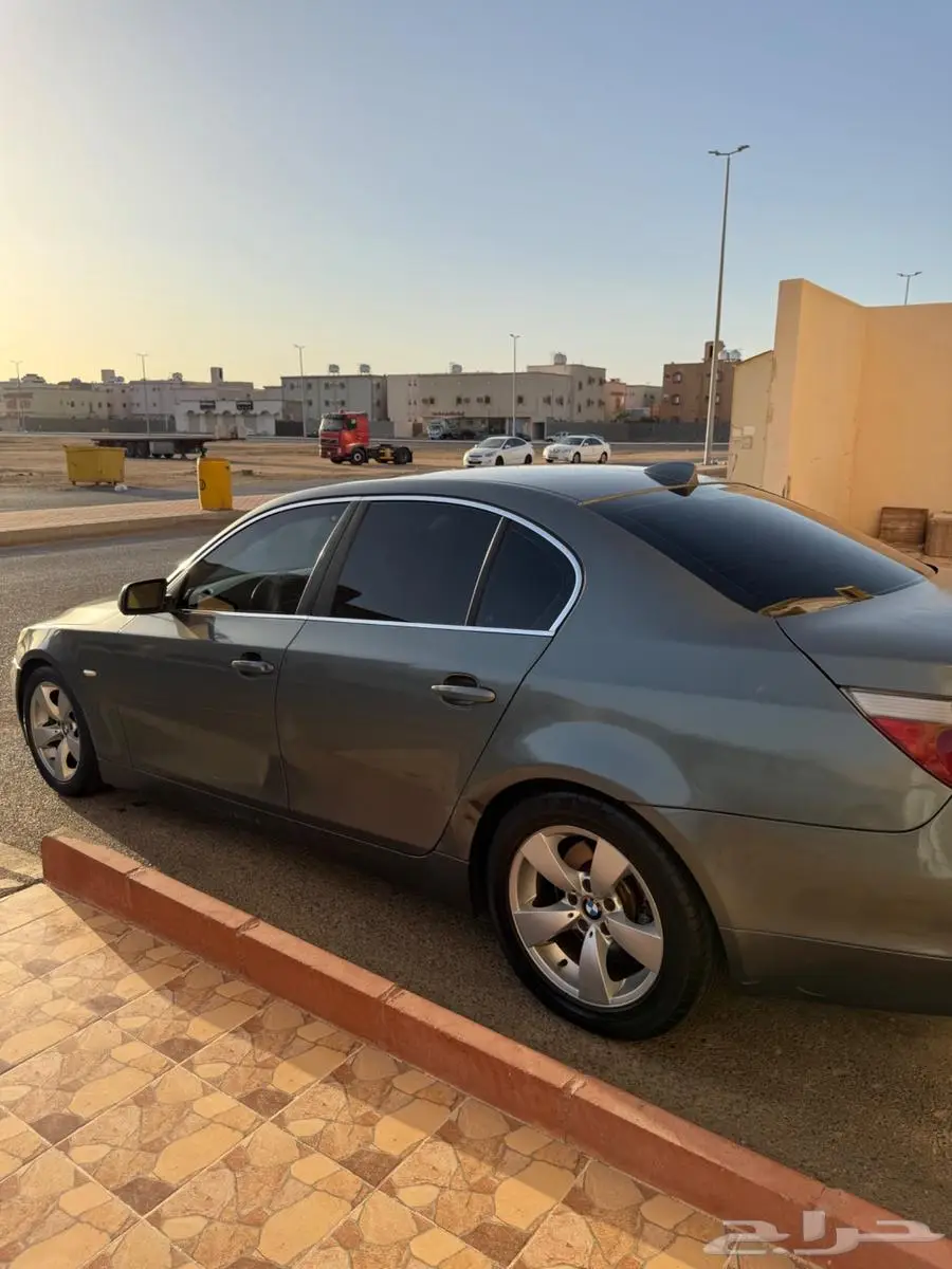 للبيع بي ام 2007 4