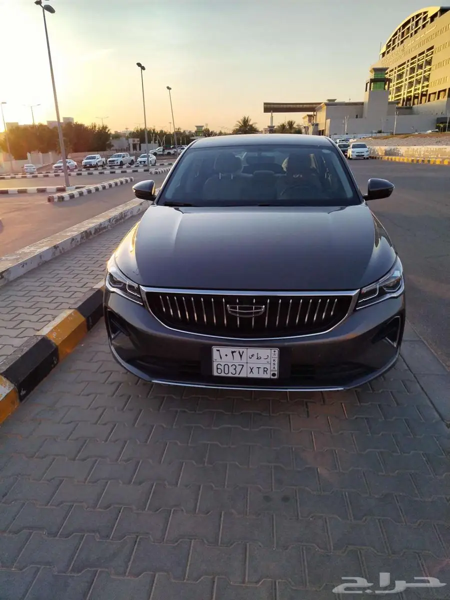 جيلي امجراند ستاندر رمادي 2024 7