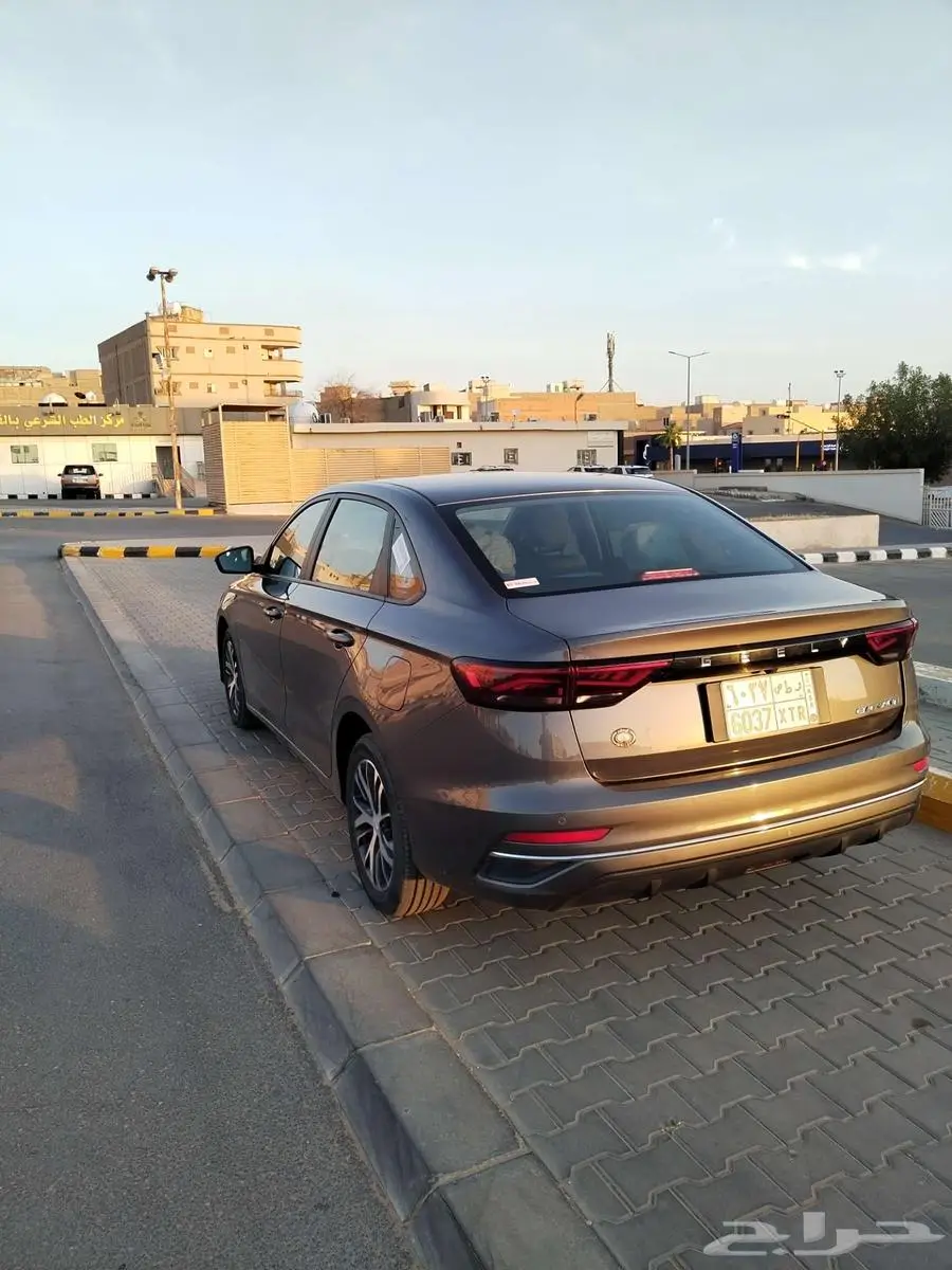 جيلي امجراند ستاندر رمادي 2024 6