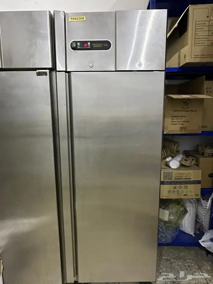 عجانه وثلاجه للبيع 1