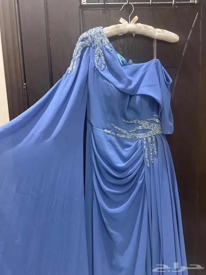 فستان أنيق و ناعم للبيع 2