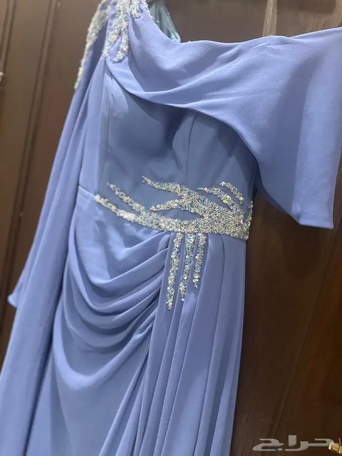 فستان أنيق و ناعم للبيع 1