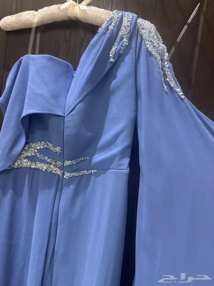 فستان أنيق و ناعم للبيع 3