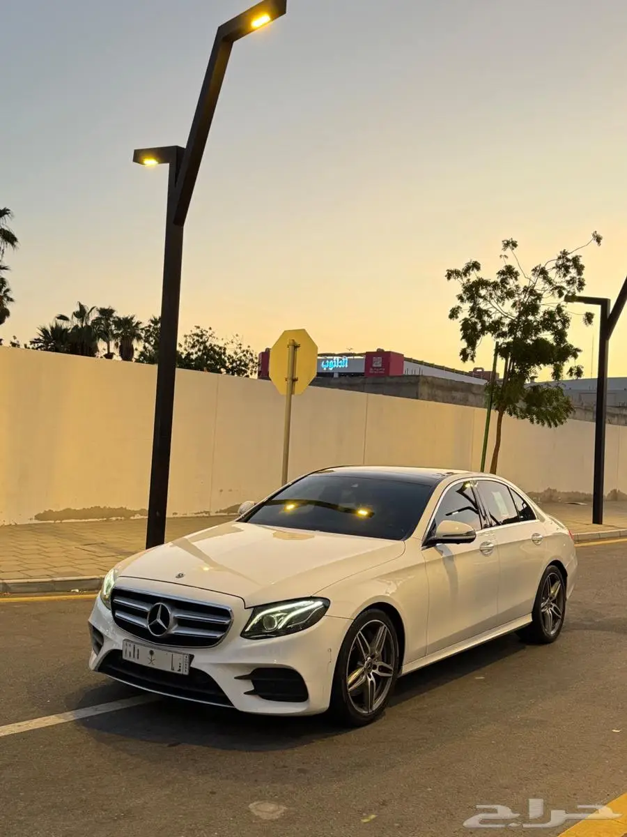 مرسيدس E300 2019 لتفاصيل مراجعة الاعلان السابق 0