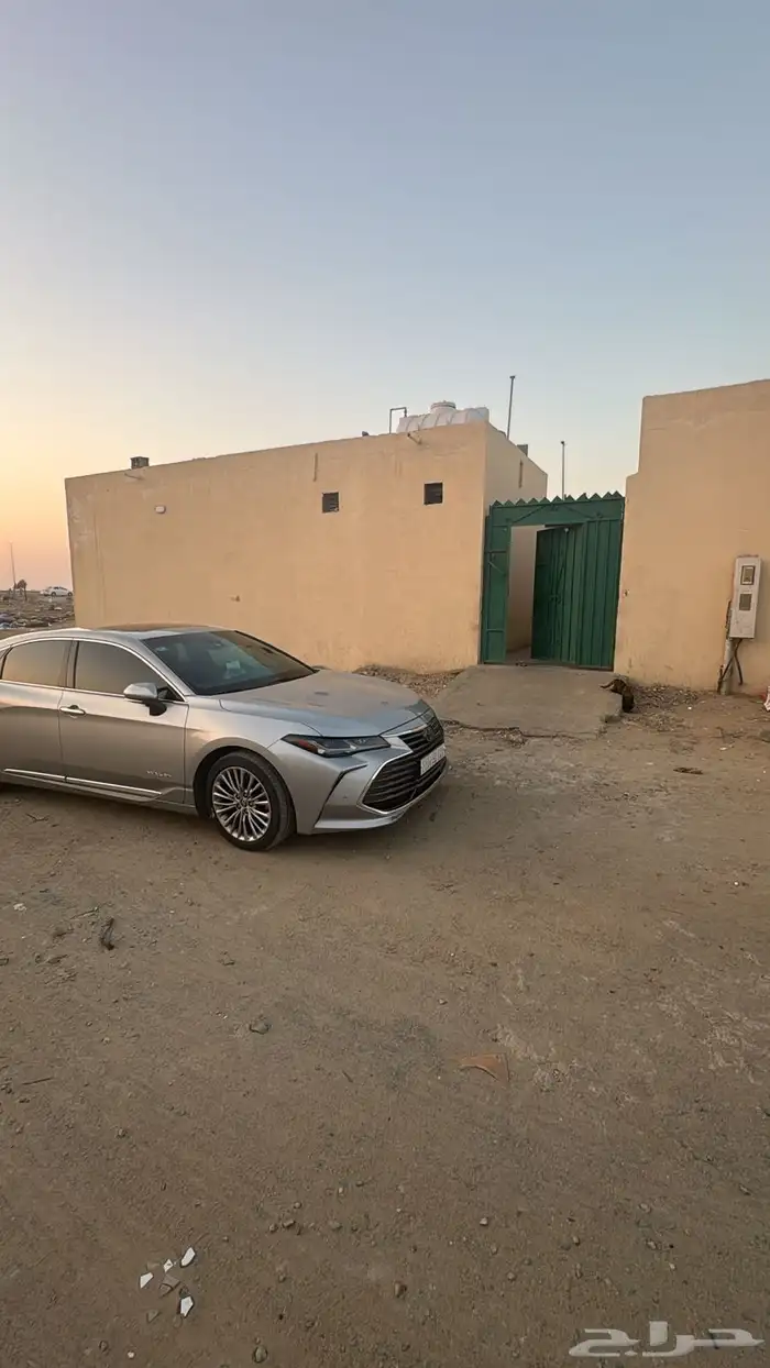 سكن عمال للإيجار مكون من حوش و7 غرف و8 دورات مياه ومطبخ 2