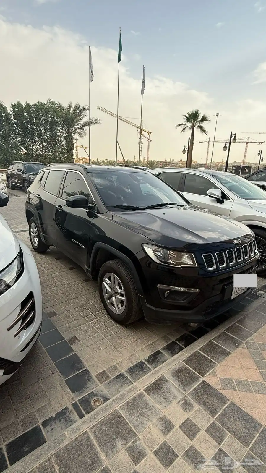جيب كومبارس 2018 اسود 4x4 1