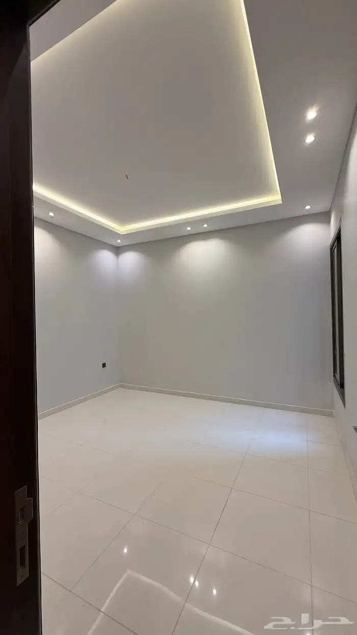 تملك فله دورين وملحق تشطيب vip حى دره الموسى 30