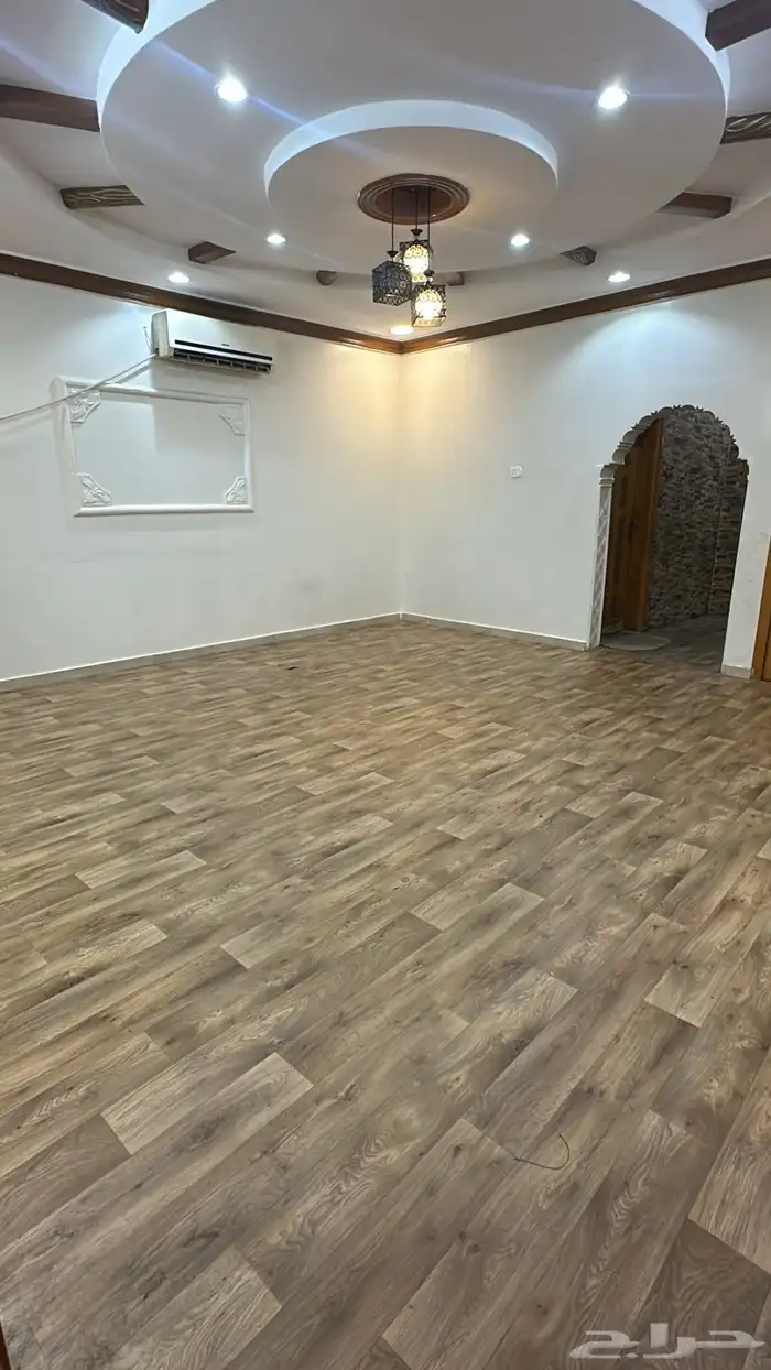 عمارة بالشهداء الجنوبية على واجهتين المساحه 162م 1