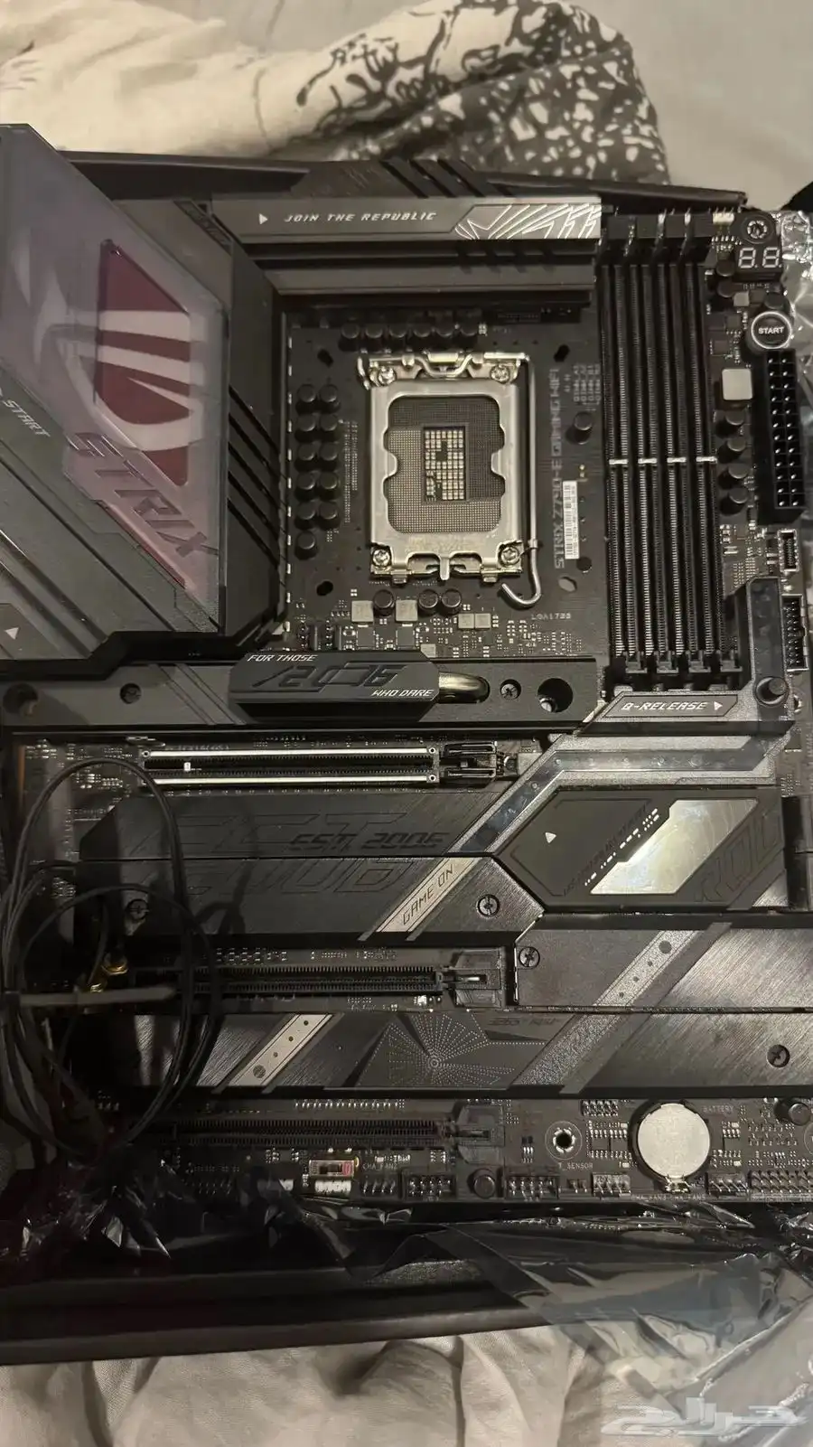 للبيع معالج i9 13900k مذربوردAsus z790-e gaming 2