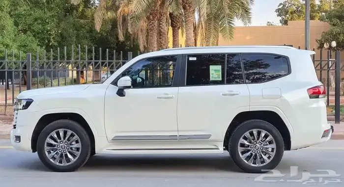 لاند كروزر 2023 21