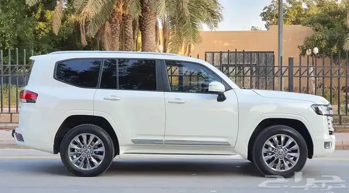 لاند كروزر 2023 24