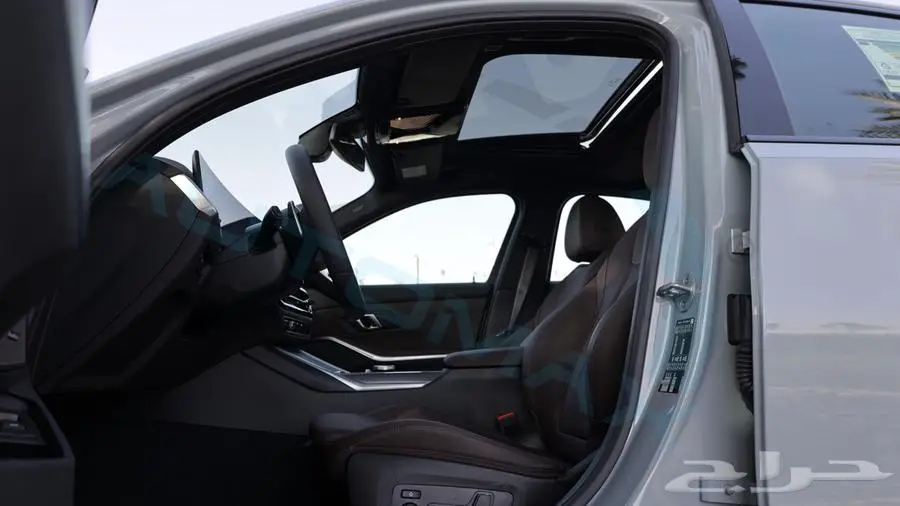2025 BMW XDRIVE 330i M 2.0T AWD GCC 0Km 8
