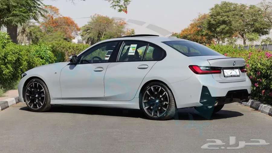 2025 BMW XDRIVE 330i M 2.0T AWD GCC 0Km 5