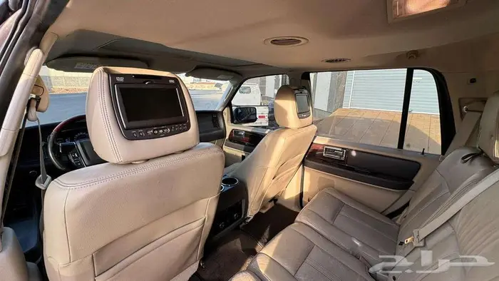 لنكولن نافيجيتور 2015 Lincoln Navigator 8