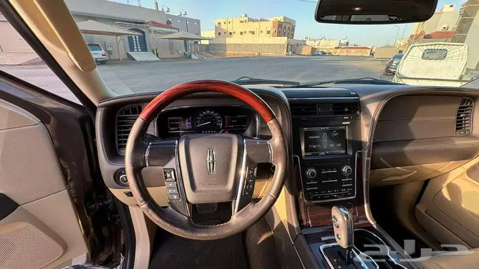 لنكولن نافيجيتور 2015 Lincoln Navigator 11