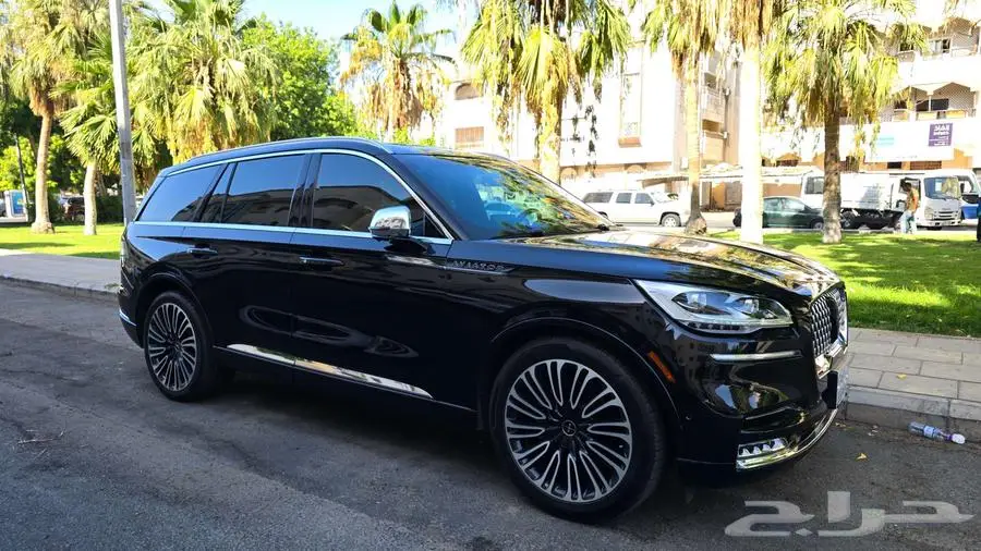 Lincoln Aviator Presidential 2022 1