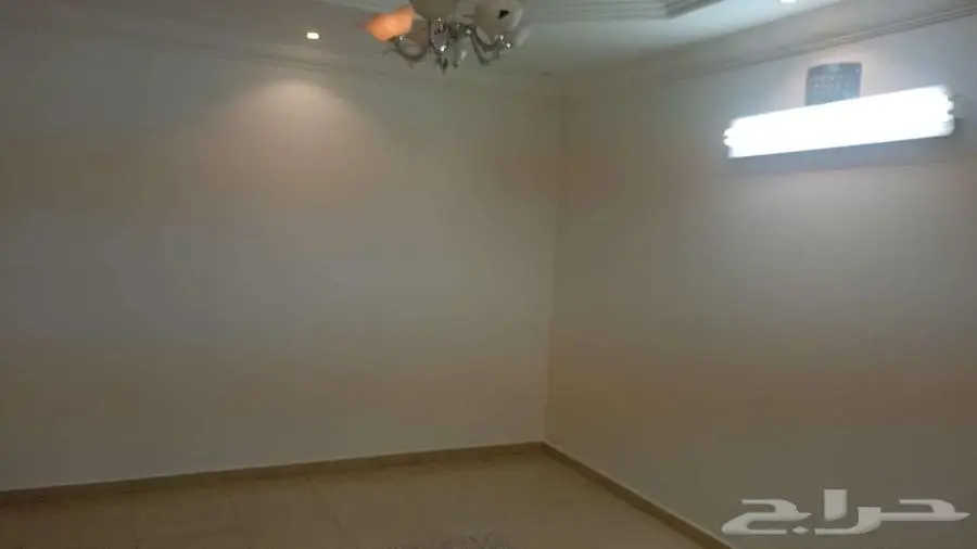 للإيجار دور أرضي على شارعين في محافظة الرس بحي الجوزات 6