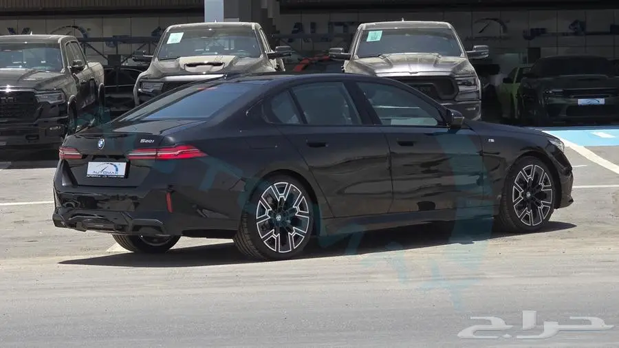 2025 BMW 5-SERIES 520i M 2.0T RWD GCC 0Km 6
