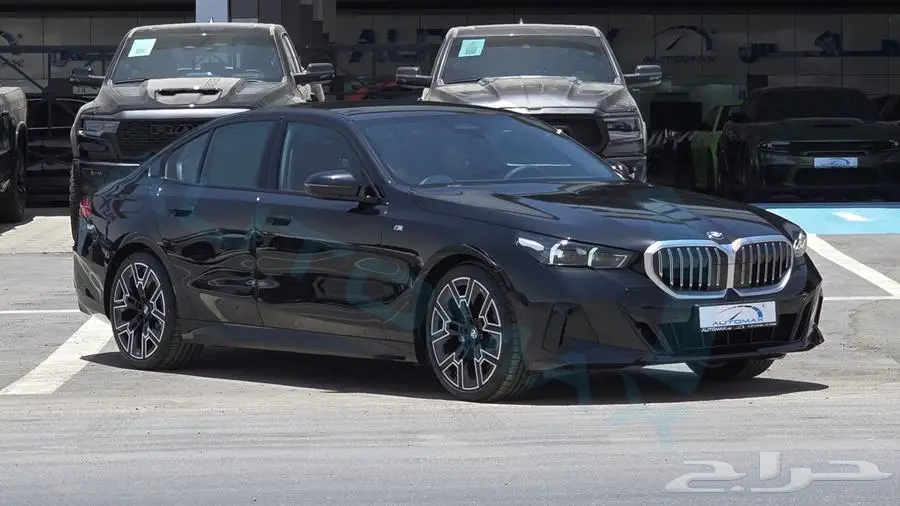 2025 BMW 5-SERIES 520i M 2.0T RWD GCC 0Km 3