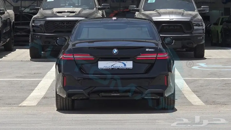 2025 BMW 5-SERIES 520i M 2.0T RWD GCC 0Km 5