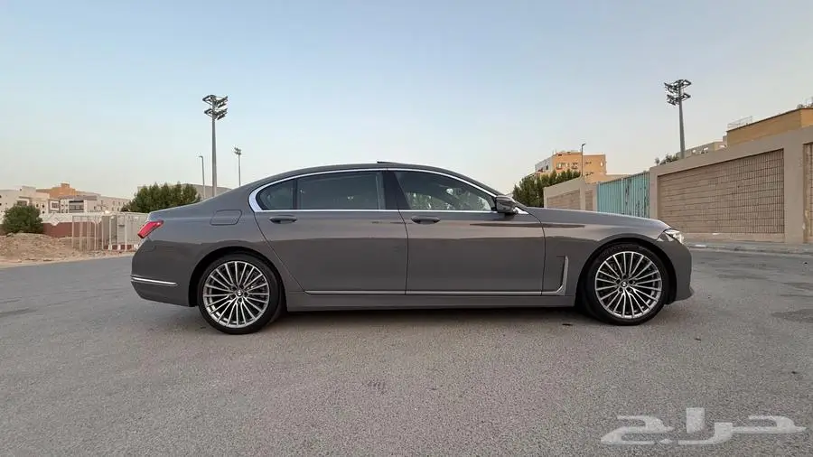 BMW 730 Li 12