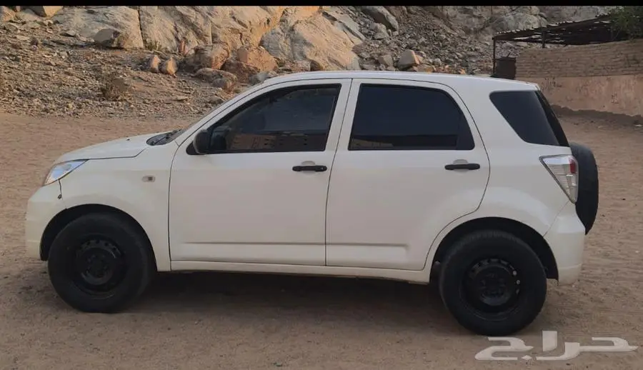 جيب ديهاتسو 5 ركاب قير عايدي بدون دبل 5