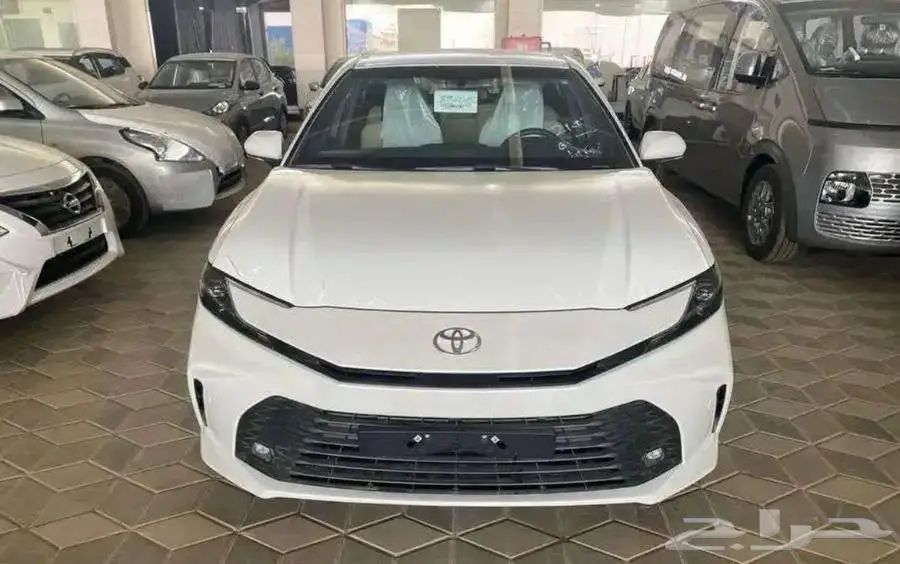 تويوتا كامري E هايبرد 2025 اقل الاسعار 2