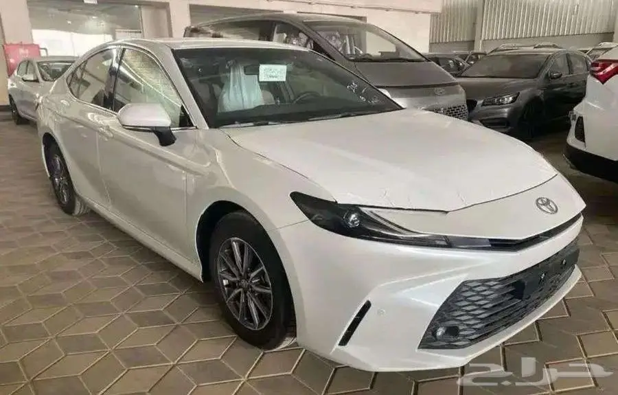 تويوتا كامري E هايبرد 2025 اقل الاسعار 1