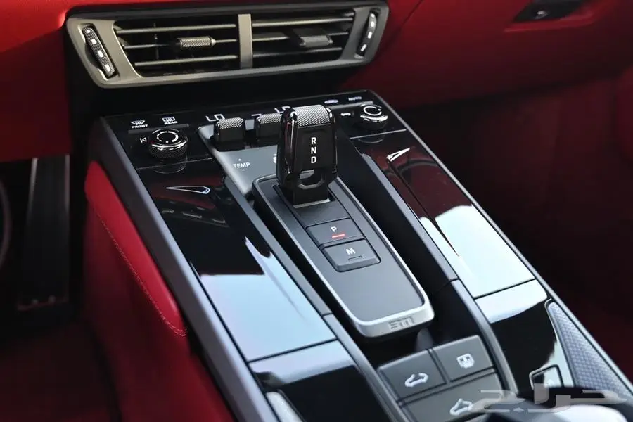 بورش 911 كاريرا 2025 جديد اصفار مميزات عالية 32