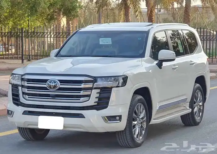 لاند كروزر 2023 18