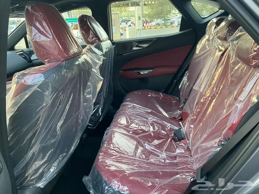 لكزس NX 350CC بنزين 2025 رماادي داخلي احمر. 6
