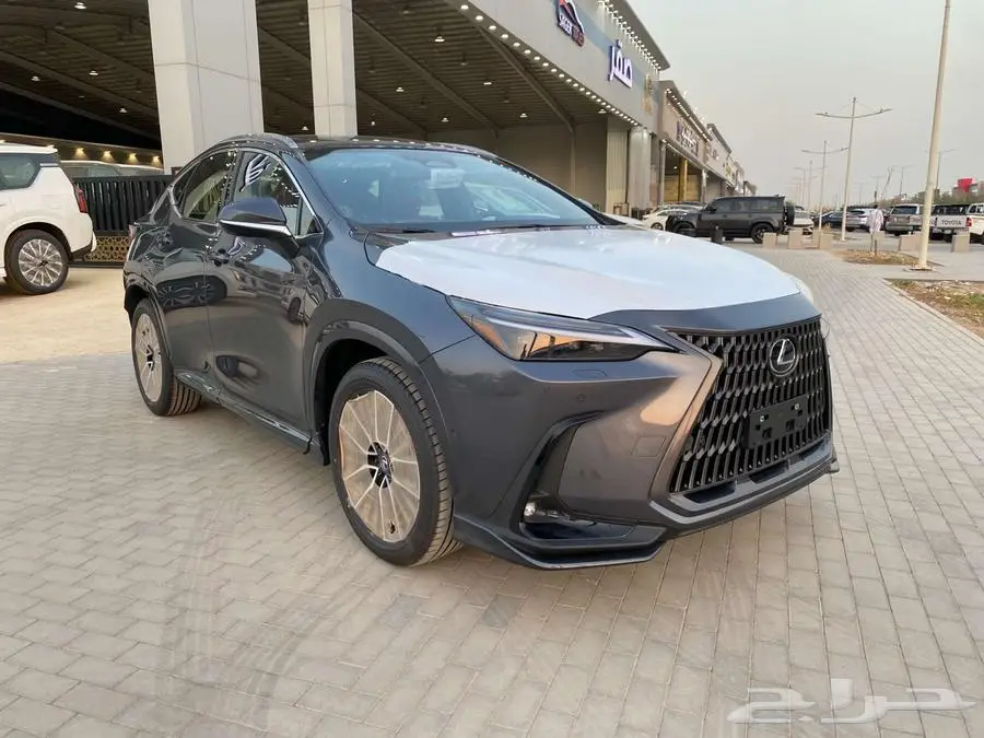 لكزس NX 350CC بنزين 2025 رماادي داخلي احمر. 0