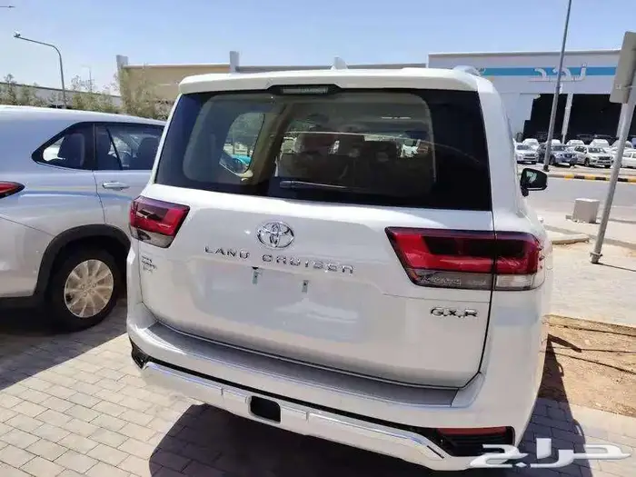 تويوتا لاند كروزر GXRL4 موديل 2025 3