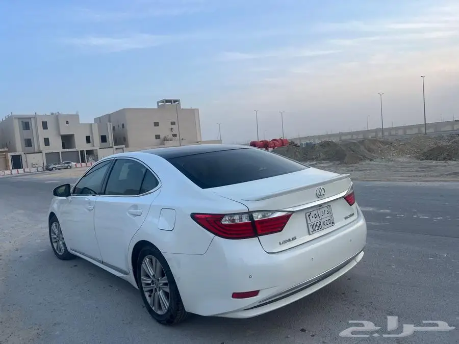 2015 لكزس ES450 DD 0